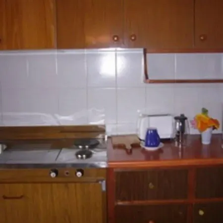 Tasias Studios Apartment *