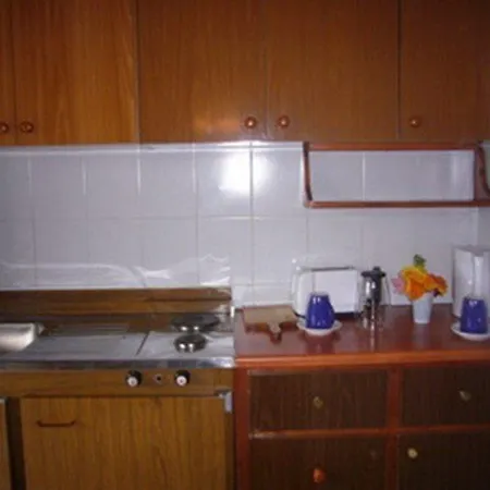Tasias Studios Apartment
